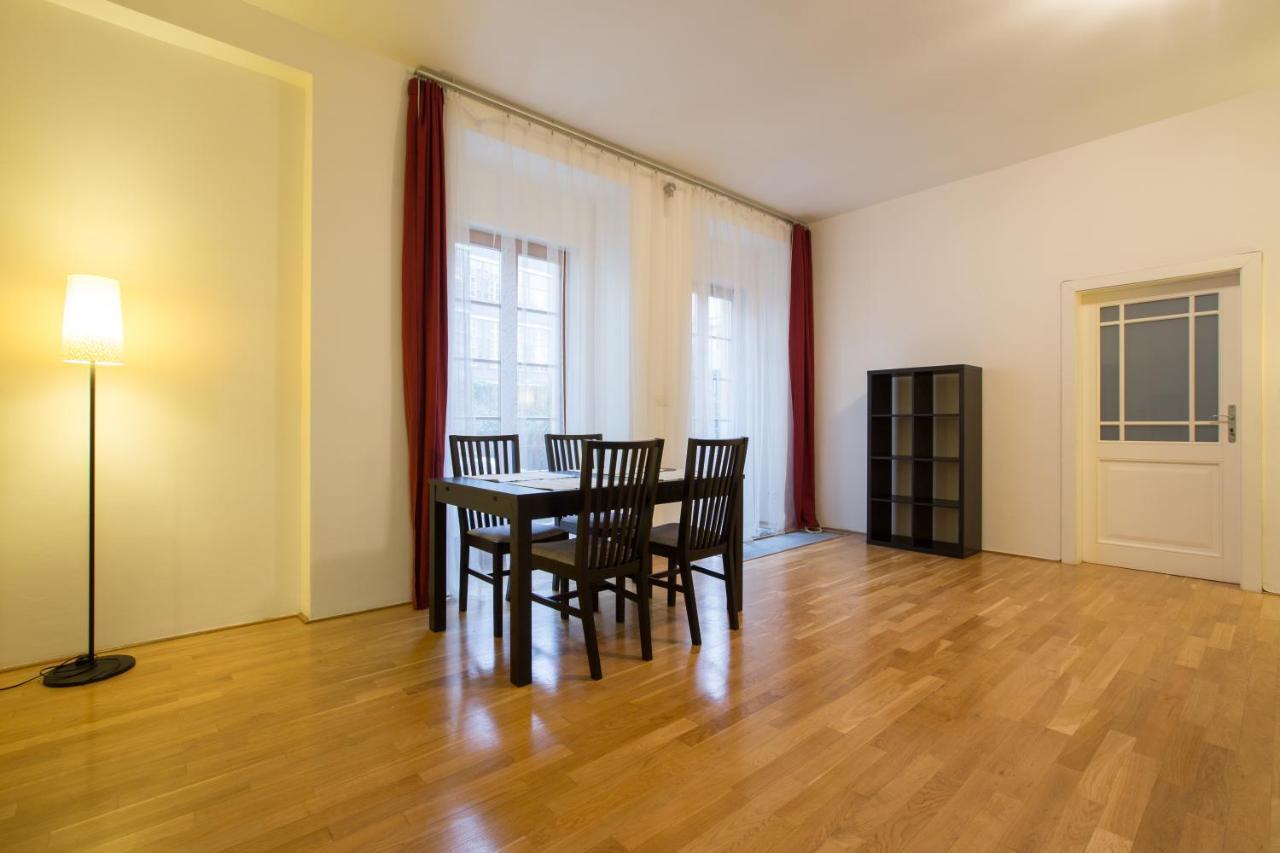 Elegant Apartment With Free Garage In The Center Of פראג מראה חיצוני תמונה