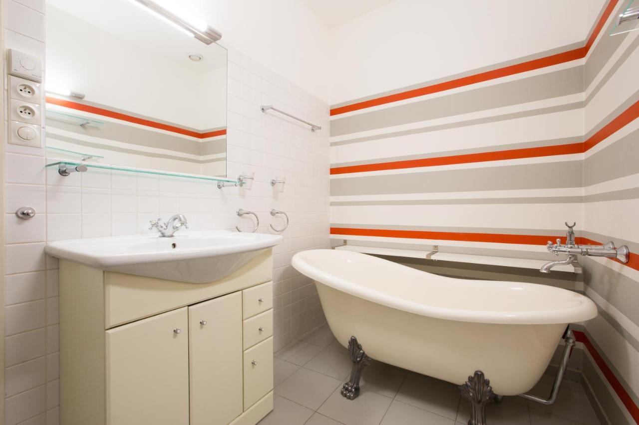 Elegant Apartment With Free Garage In The Center Of פראג מראה חיצוני תמונה
